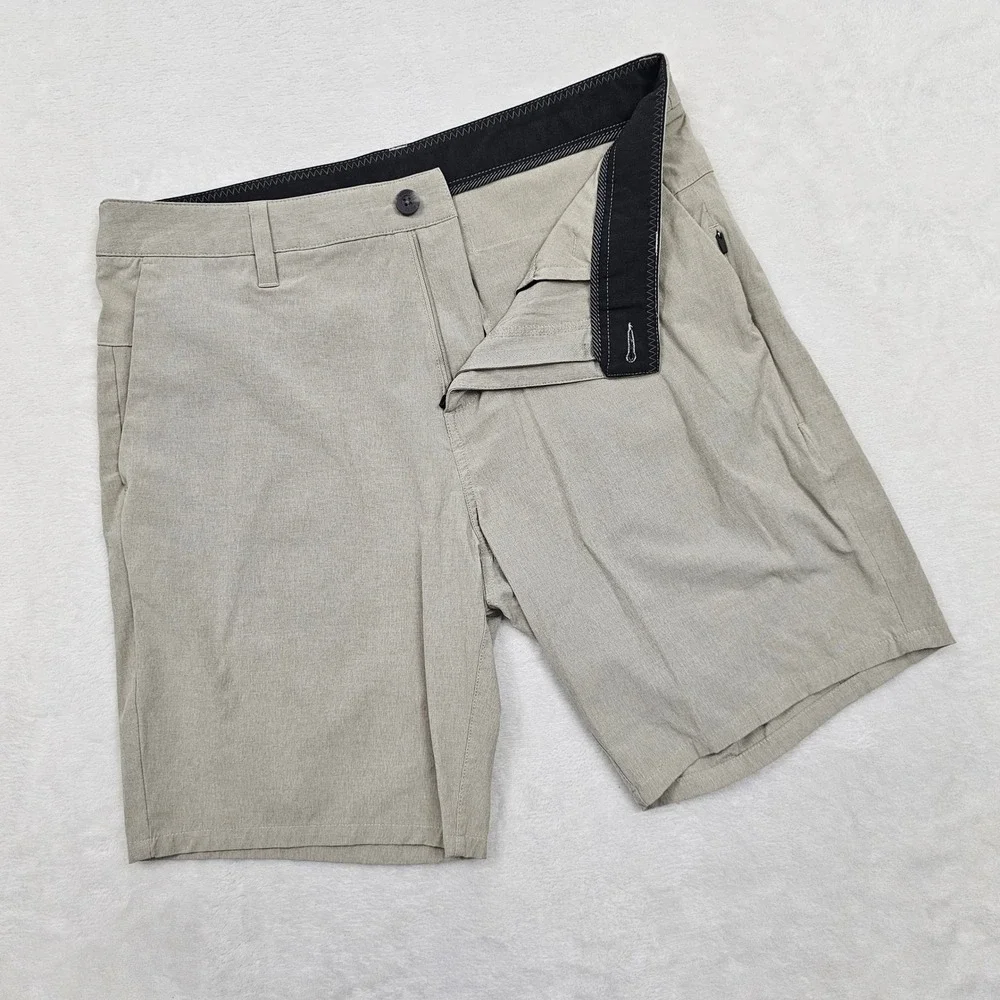 Vuori Hybrid Shorts Mens 32 Khaki Tan Aim Stretch Boardshorts Chino Surf Outdoor